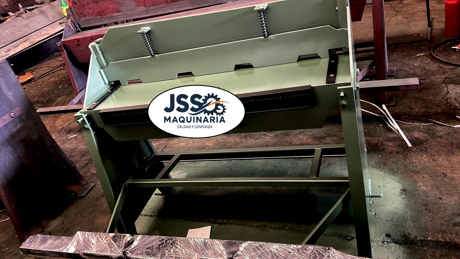 Guillotina de pedal para corte de lámina negra JSS Maquinaria